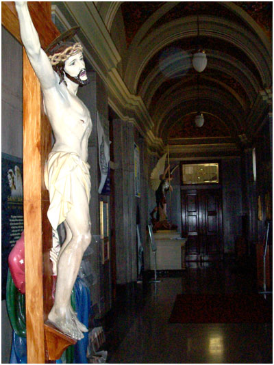 St. Mary of the Angels Chicago - INRI crucifix removed