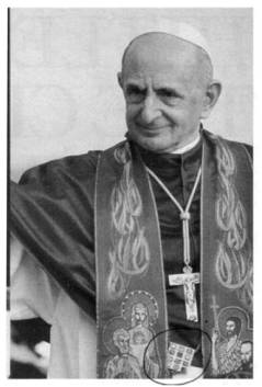 Antipope Paul VI wears the ephod, the Jewish symbol of the 12 Tribes